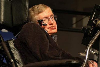 Yaşamını evrenin gizemini çözmeye adayan ünlü İngiliz astrofizikçi Stephen Hawking,