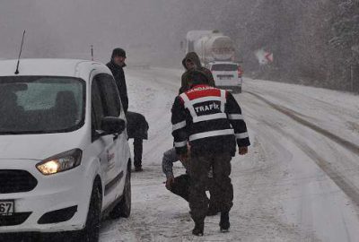 Aniden bastıran kar nedeniyle zor anlar yaşadılar