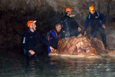 Mağarada nefes kesen geçiş