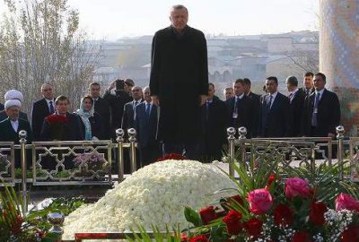Erdoğan Kerimov’un kabrini ziyaret etti