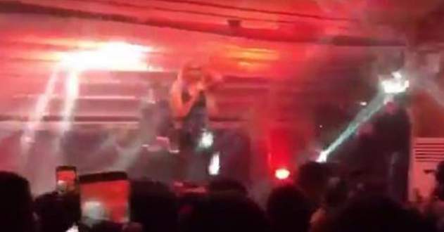 Aleyna Tilki’nin sahneye çıktığı salonda patlama