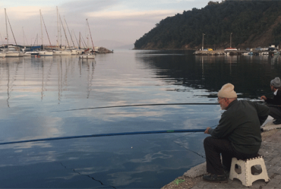 Güneşi gören oltacılar Tirilye’ye akın etti