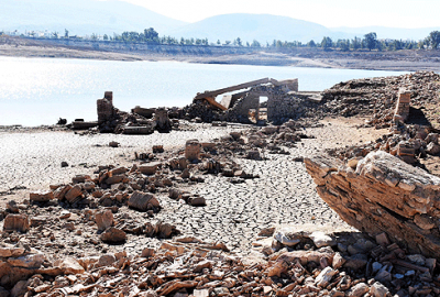 Sular çekildi, üç asırlık köy ortaya çıktı