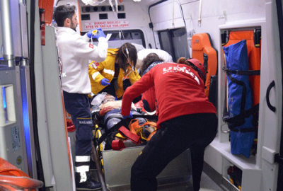 Bursa’da kaza: Sürücü araçta sıkıştı