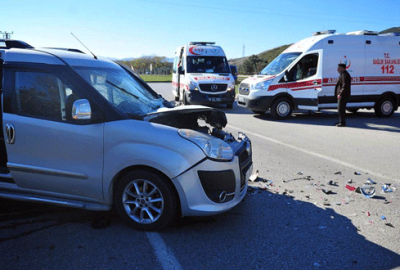 Cenazeye giden 4 imam trafik kazasında yaralandı