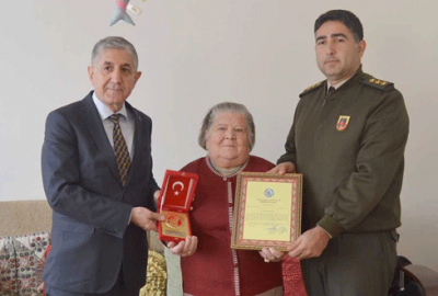 Bütün mal varlığını Mehmetçik Vakfı’na bağışladı