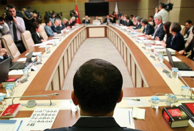 Erken yaşta evliliklerle ilgili düzenleme tasarıdan çıkarıldı