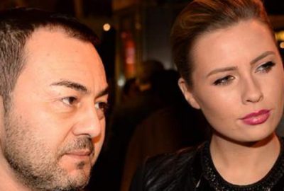 Chloe’den seksi yatak pozu!