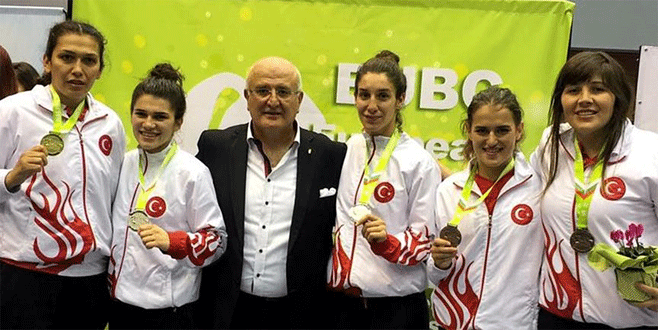 Boksta Elif Güneri Avrupa şampiyonu