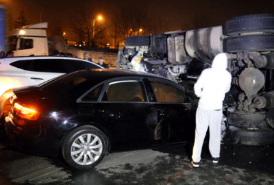 TEM Otoyolu’nda TIR dehşeti: 5 yaralı