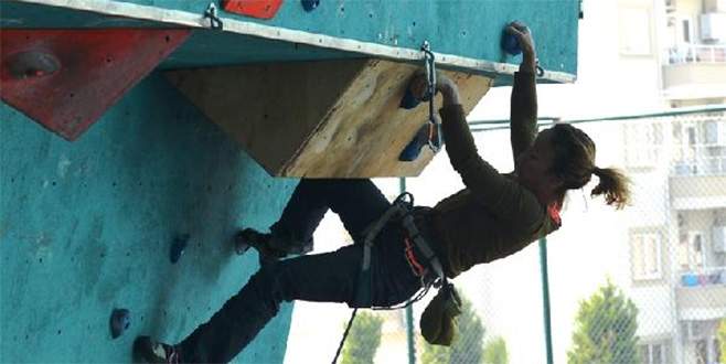 Nilüfer’de nefes kesen tırmanış yarışları başladı