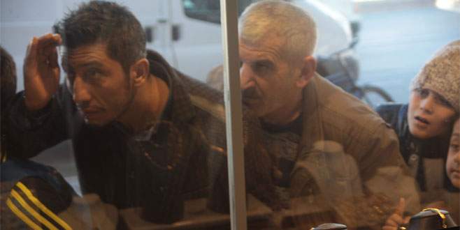 Yaşlı adamın ölümünü izlemek için birbirleriyle yarıştılar