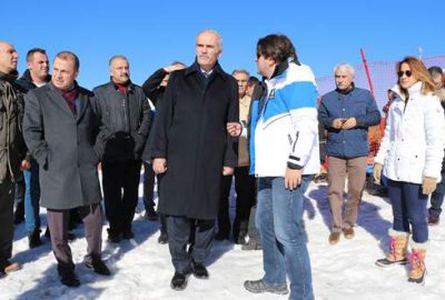 Uludağ’a önce suni kar düştü