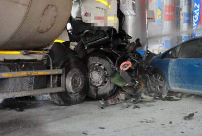 Beton mikseri benzin istasyonuna daldı