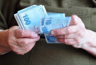 Emeklinin gözü kulağı Başbakan’da