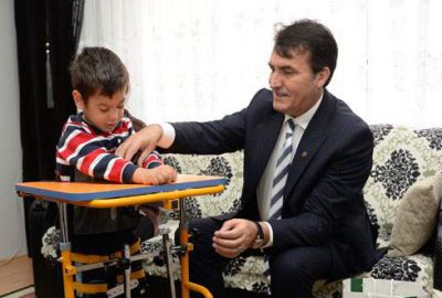 Dündar’dan kas hastası çocuğa yardım eli