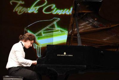 Tambi Cimuk’tan Bursa’da muhteşem piyano resitali