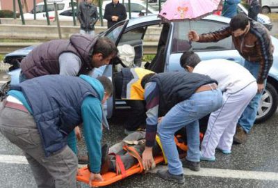 Kırmızı ışıkta duran kamyona çarptı: 1 yaralı