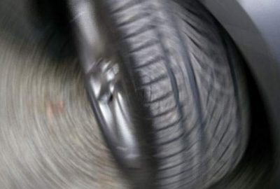 Lastikçi aramaya gitti, döndüğünde aracını yerinde bulamadı