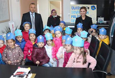 Miniklerden polis amcalarına anlamlı ziyaret