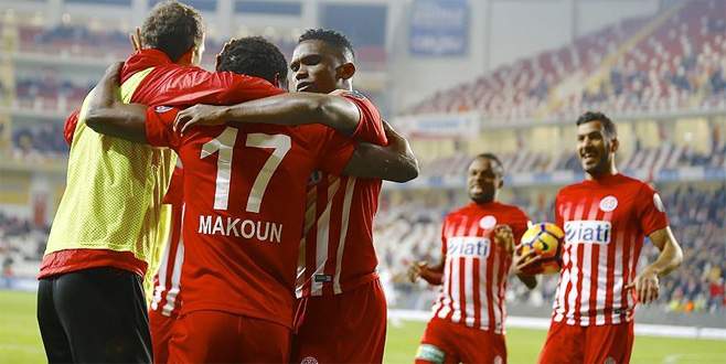 Antalyaspor sahasında Kasımpaşa’yı mağlup etti