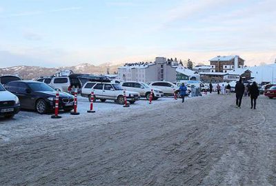 Zirvede trafik keşmekeşi sona erdi