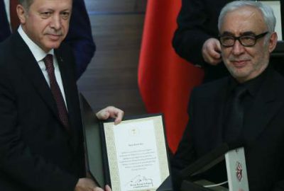 Şener Şen ödülünü toplumsal barışa adadı