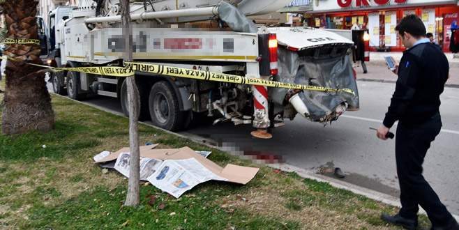 7 yaşındaki çocuk beton mikseri altında can verdi