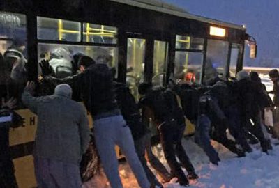Bursa’da karda kayan otobüsü yolcular itti