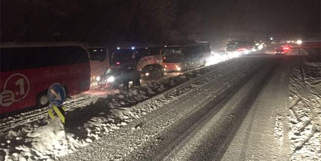 Bursa-Ankara yolu trafiğe kapandı