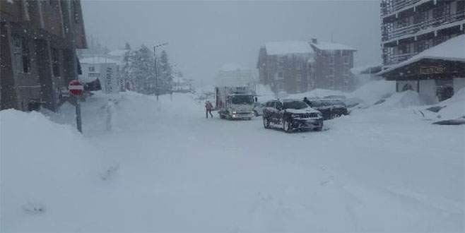 Uludağ’da kar kalınlığı 2 buçuk metreye yaklaştı