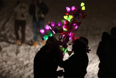 Uludağ’da kar üstünde ‘yılbaşı’ kutlaması