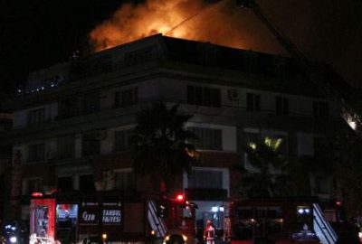 Futbolcu Cavanda’nın da oturduğu rezidansta yangın