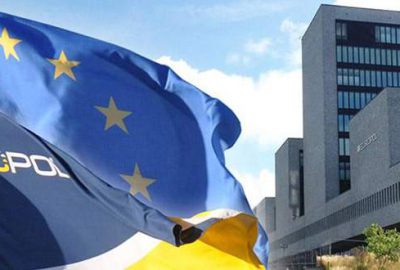 Avrupa’da bombalı araç alarmı!