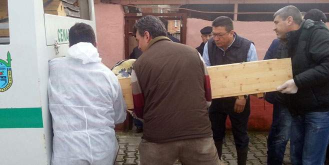 Baltayla babasını ve köpeğini doğrayan sanığa ceza yok