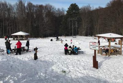 Uludağ’da kar üstünde mangal keyfi