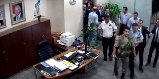 AK Parti binasına girmeye çalışan askerler hakkındaki iddianameye onay