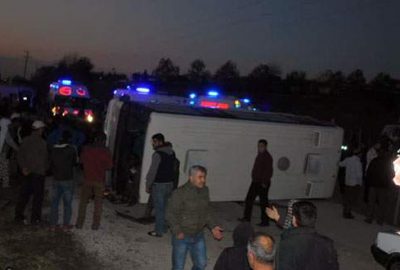 3 araç çarpıştı: 21 yaralı