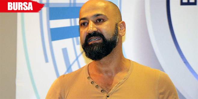 ‘İnsanları şoktan çıkarmak için tankın önüne yattım’