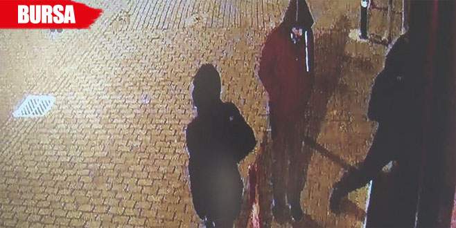 Hırsızlar ikinci defa geldikleri dükkanın kapısını yine açamadı