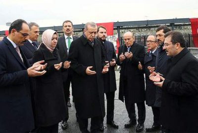 Cumhurbaşkanı Erdoğan ‘Şehitler Tepesi’nde dua etti