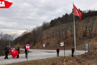 Köyün yıpranmış bayrağı yenisiyle değiştirildi