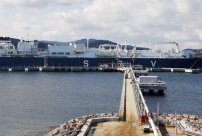 Yüzen LNG santralı İzmir’e demirledi