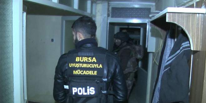 Bursa’da 200 polisle şafak vakti uyuşturucu operasyonu