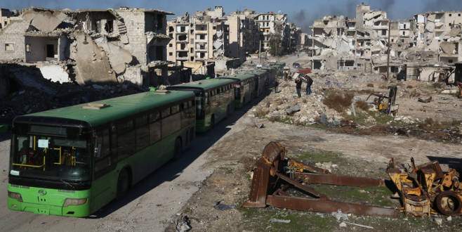 Halep’te tahliyeler durduruldu