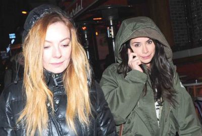 Ev sahibine kızgın!