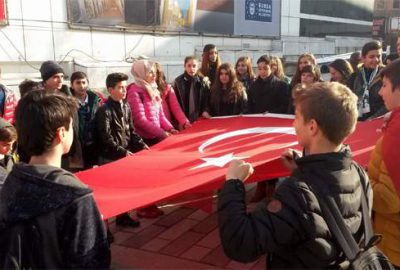 Bursa’da orta okul öğrencileri terörü lanetledi