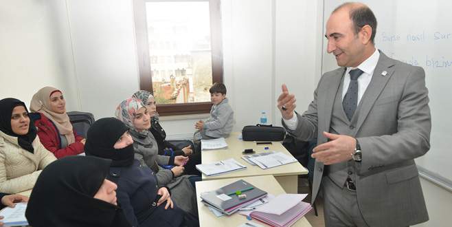Suriyeli göçmenler Türkçe öğreniyor