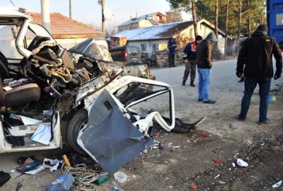 Kamyonet park halindeki TIR’a çarptı: 2 yaralı