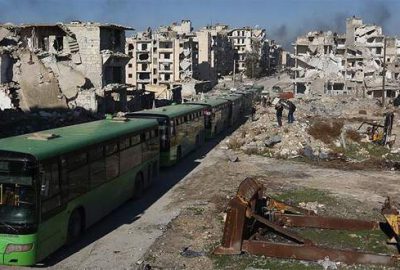 Doğu Halep’te kontrol noktasında bekleyen araçlar hareket etti